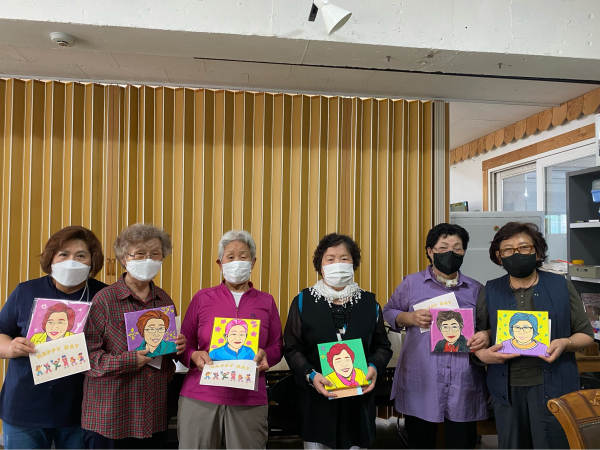 ‘팝아트 초상화 그리기’ 봉사활동 진행, 청춘학교에 전달