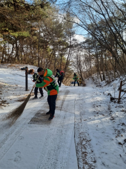 당진시자율방재단과 협력해 추진 중인 제설작업