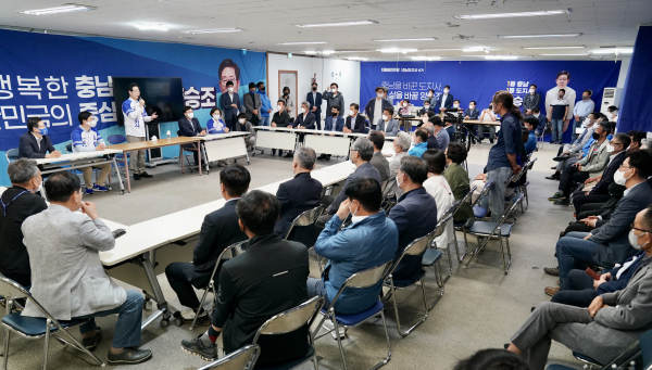 캠프에 복귀한 양승조 충남도지사 후보