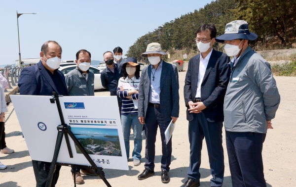 24일 고효열 시장 권한대행과 충남도 및 시 관계자는 원산도와 고대도, 장고도, 삽시도를 차례로 방문해 사업 예정지 시찰
