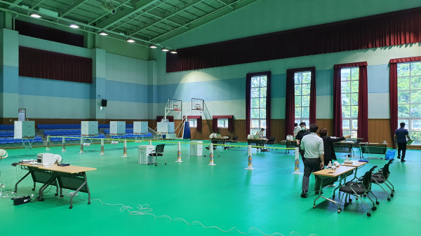 당진 송악읍 사전투표소 내부 모습