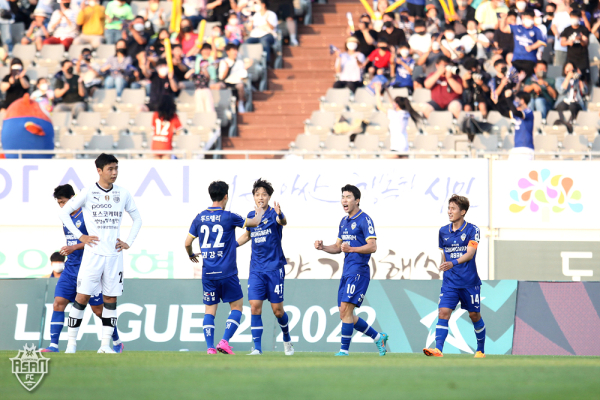 충남아산FC 경기 모습