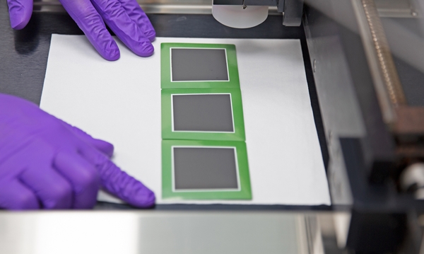 초음파분무 습식침투 장치에 습식 침투 공정용 단전지 장착 모습