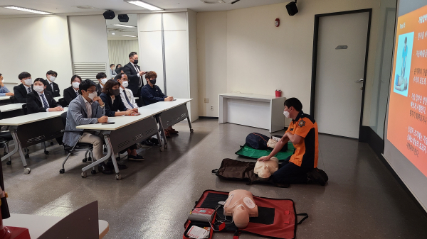 응급처치 소방안전교육 진행장면