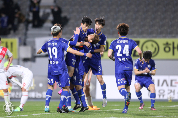 충남아산FC 경기 모습