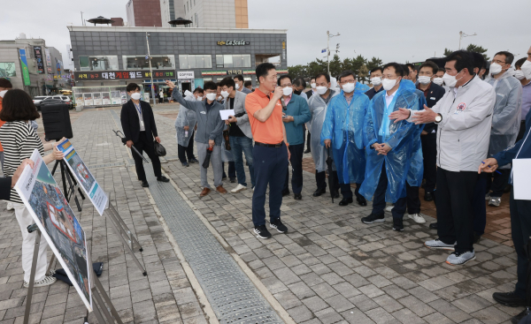 박람회장 내 전시관 및 인근 편의시설 사전 답사 진행 모습