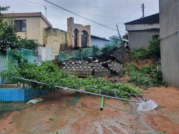동문32통 지역 축대붕괴 현장 모습