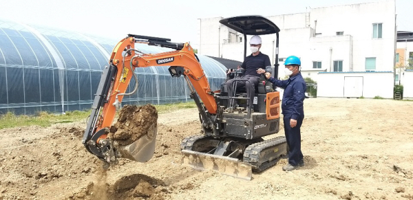 소형건설기계 조종사면허 교육 장면