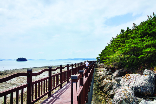 서산 대산읍에 위치한 웅도 해안 데크길