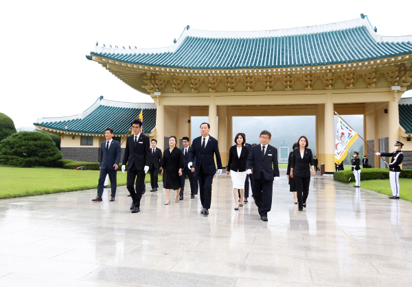 제9대 유성구의회, 현충원 참배 모습