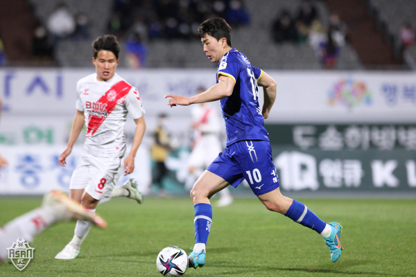 충남아산FC 경기 모습