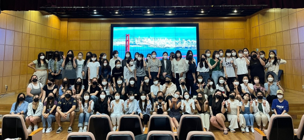 미국 샌프란시스코 주립 대학교와 학생교류 프로그램 진행 단체사진