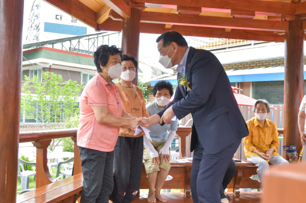 초도방문 자료사진 - 금학동 경로당 준공 당시 모습