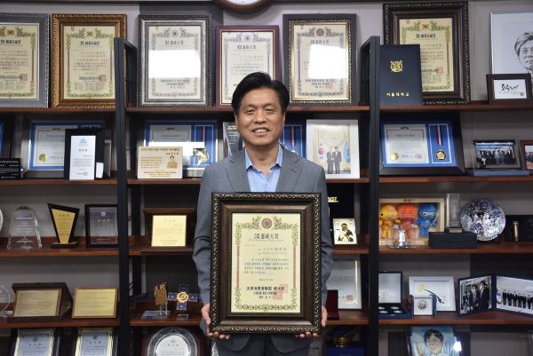 더불어민주당 조승래 의원이 헌정대상을 수상했다.