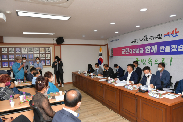 최재구 군수 오가면 초도방문 모습