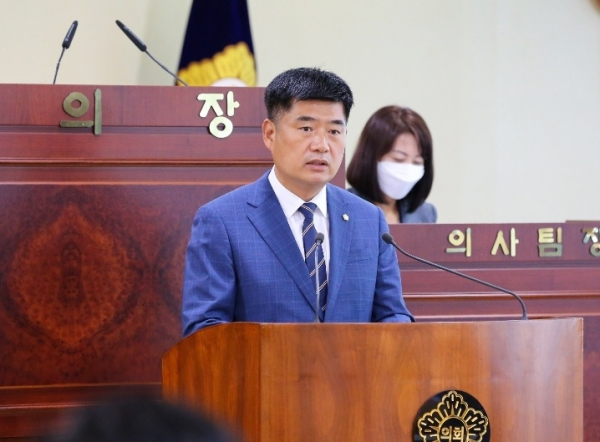 5분 발언을 하는 맹의석 아산시의원