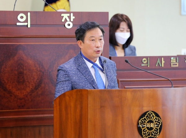 5분 발언을 하는 천철호 아산시의원