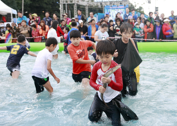 지난 제15회 삼길포우럭축제 현장 사진