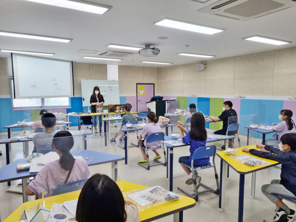 유설화 작가의 작품과 함께하는 즐거운 여름방학 프로그램 운영