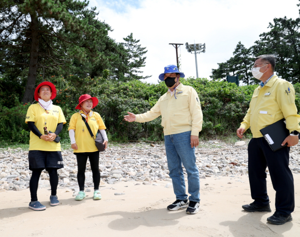 구름포 해수욕장 점검하는 가세로 군수