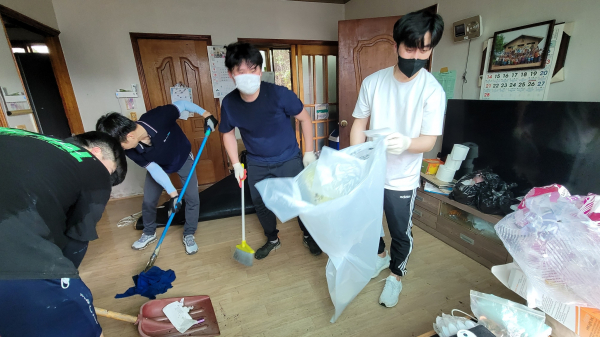 ‘쓰레기더미 속 저소득 장애인 가구’ 민‧관 협업 모습