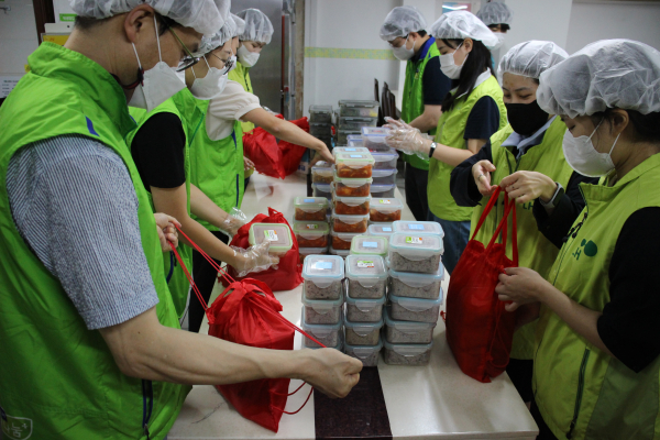 사랑의 도시락 전달