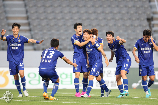 충남아산FC 경기 모습