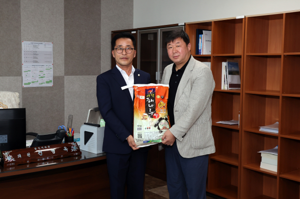 지역농산물 판매 확대 홍보 전영옥 의원 모습