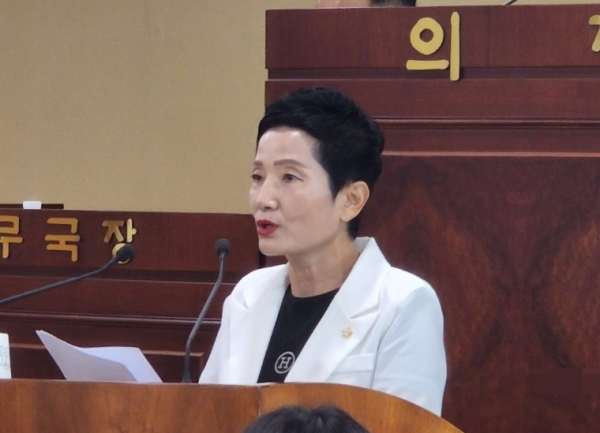 5분 발언을 하는 이기애 아산시의원