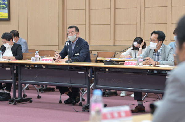 지난 30일 시청 대백제실에서 관내 기업인과의 간담회 개최 모습