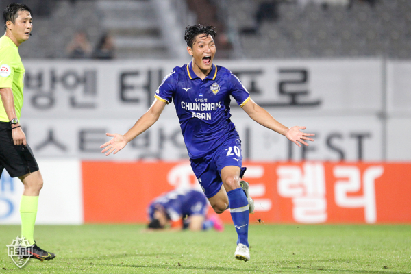 충남아산FC 경기 모습