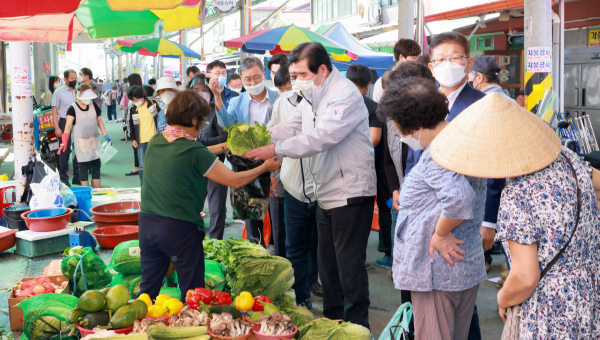김동일 보령시장, 추석 맞이 전통시장 방문