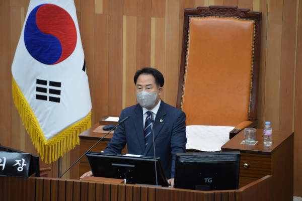 개회사에서 하는 상병헌 세종시의회 의장