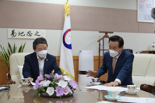 남성현 산림청장, 백성현 논산시장