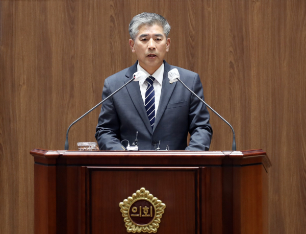 5분 발언을 하는 조철기 의원