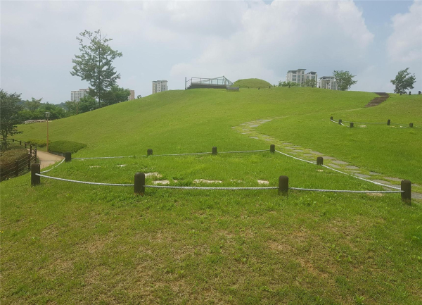 백제고분군 전경