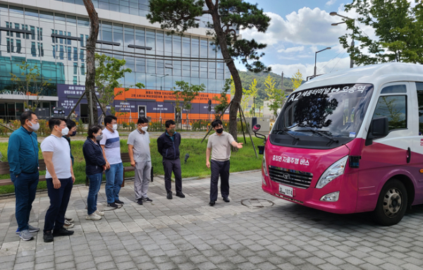 자율주행 버스 센서 및 구성 설명 모습