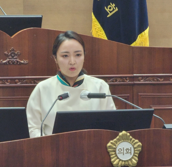 5분 발언을 하는 복아영 의원/박동혁 기자