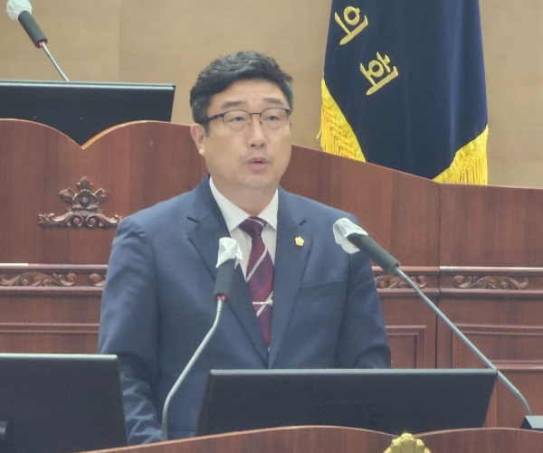 5분 발언을 하는 노종관 의원/박동혁 기자