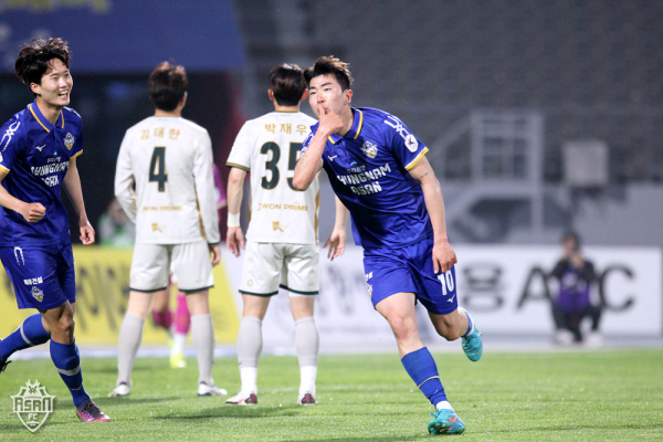 충남아산FC 경기 모습