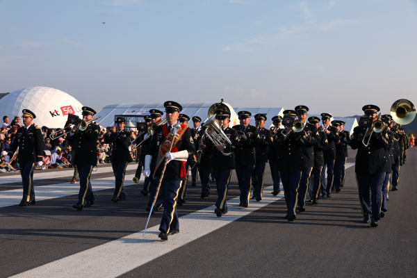 계룡軍문화축제 군악대 로드퍼레이드 사진