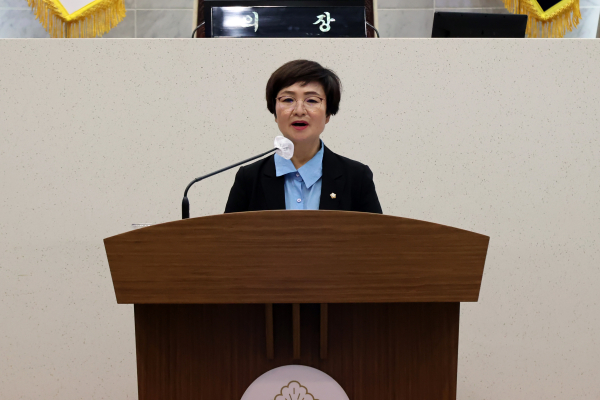 5분 발언을 하는 한상화 의원