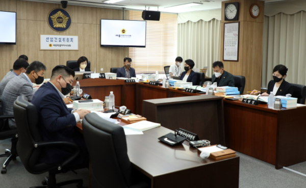 세종특별자치시의회 산업건설위원회(위원장 이순열)