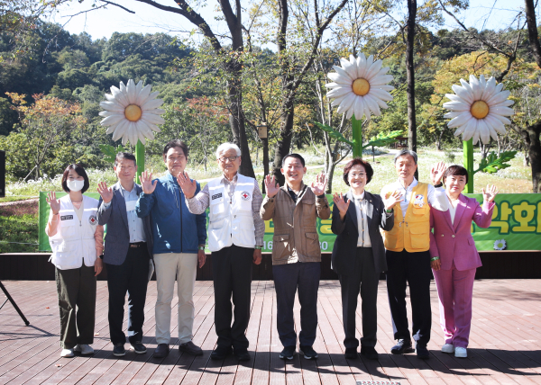 지난 8일 흑석동 노루벌적십자생태원에서 열린 녹색체험행사 체험 사진
