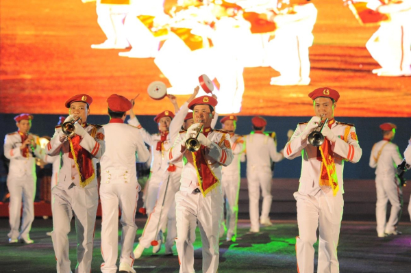베트남 군악대 공연 장면