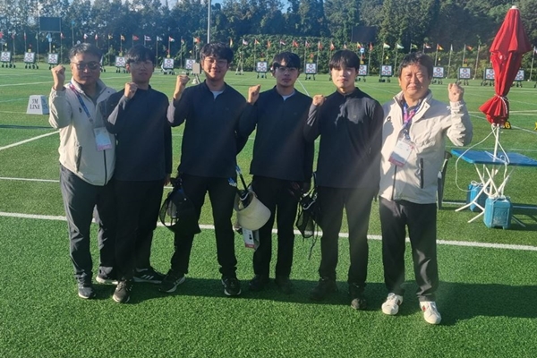전국체전에서 금메달 1개, 은메달 1개를 획득한 배재대양궁팀.