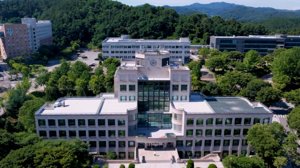 학술정보원 전경