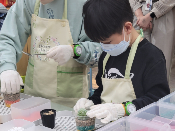 지역 아동 키자니아 ‘플라워 아뜰리에’ 직업체험 모습