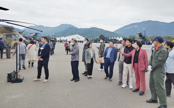 행정문화위원회 2022계룡세계군문화엑스포가 열리고 있는 계룡 엑스포 행사장 방문