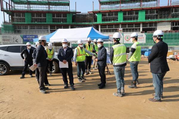 “네이버 데이터센터 각 세종 신축공사” 건설현장을 찾은 최임락 행정중심복합도시건설청 차장